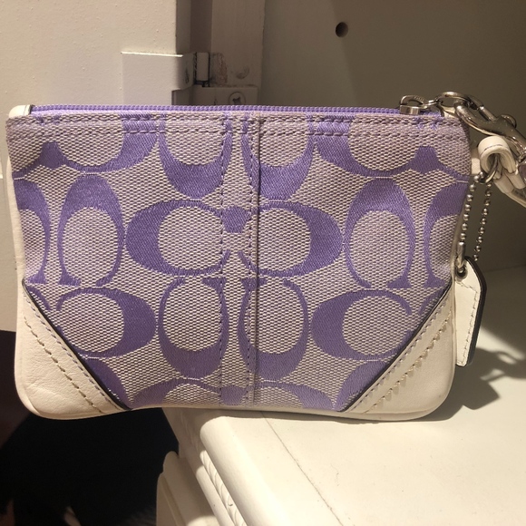 Coach Handbags - Coach Wristlet